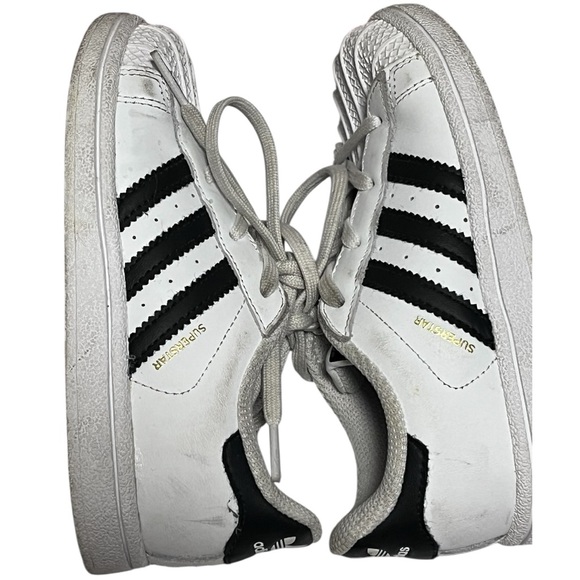 Adidas Kids Superstar White Black Sneakers Size 10K - Picture 3 of 9